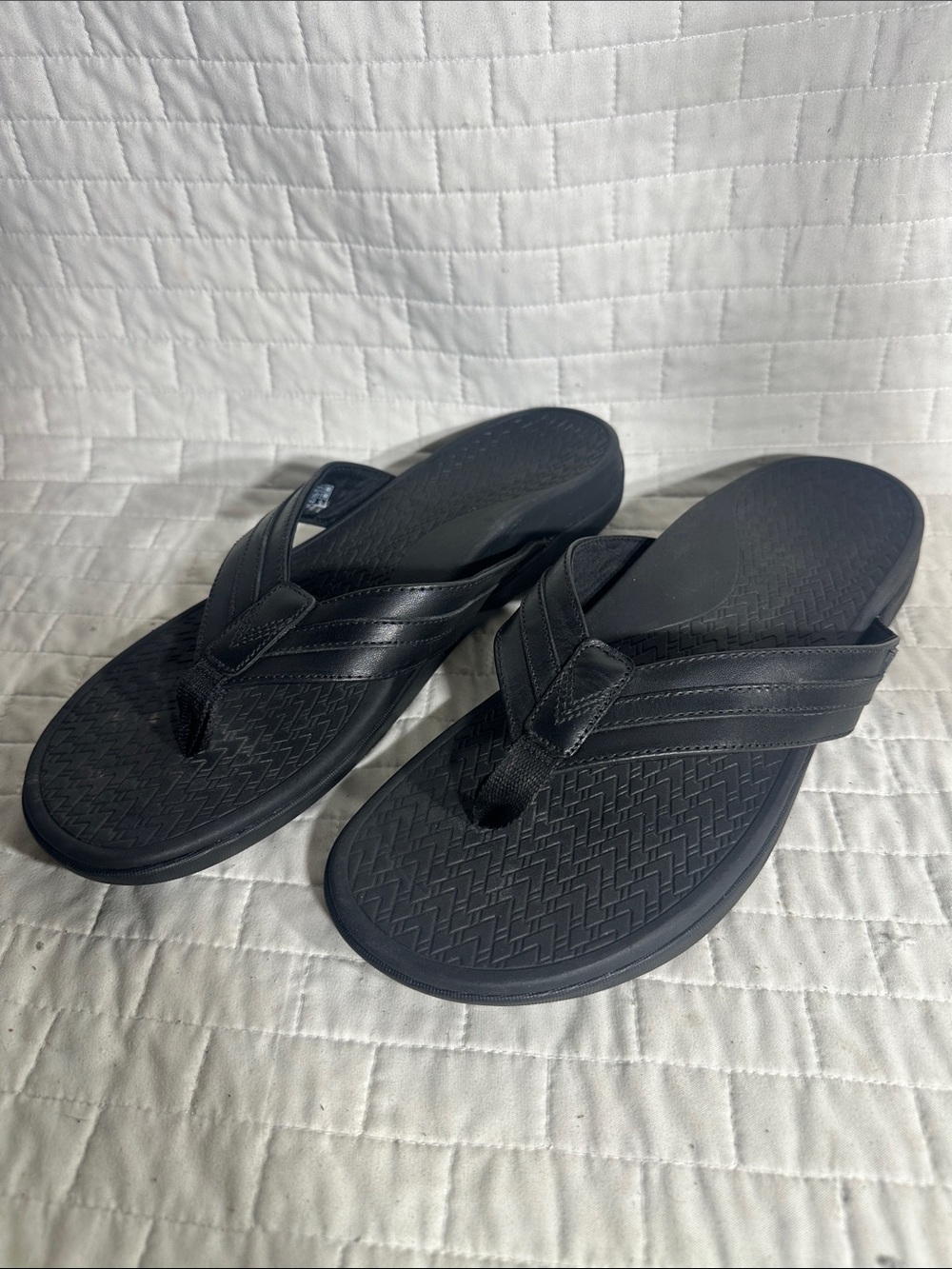 Vionic Men's Tide II Leather Toe Post Sandals
